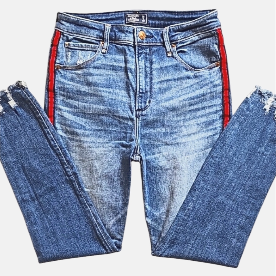 Abercrombie & Fitch High-Rise Ankle Jeans. Women's Size: Waist 29x27 Inseam.